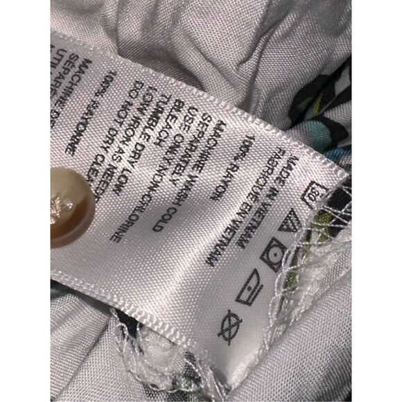 NEW WITH TAGS UO URBAN OUTFITTERS Gradient Palms Rayon Short Sleeve Button-Down - Picture 10 of 12